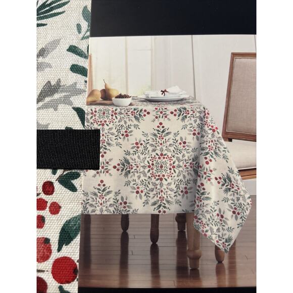 New Lauren Ralph Lauren Christmas Tablecloth 60” x 84” Holiday Holly Red Green - Picture 2 of 5